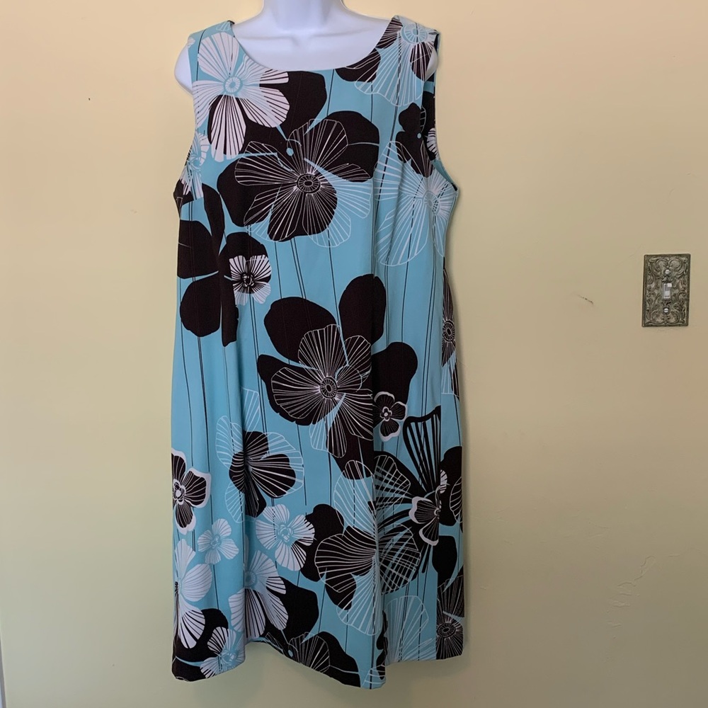 Floral sleeveless dress